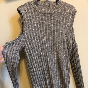 Long sleeve light sweater gray